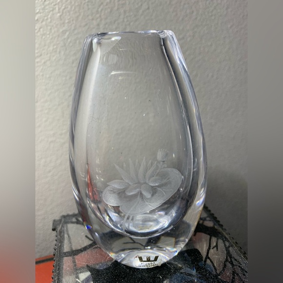 Kosta Sweden small crystal vase - Picture 1 of 5